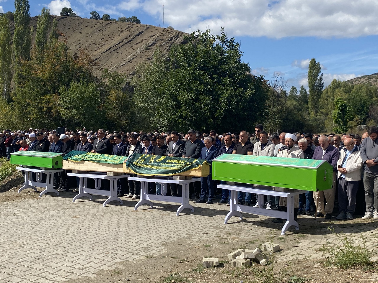 Sivas'ta feci kazada ölen 4 kişi son yolculuklarına uğurlandı