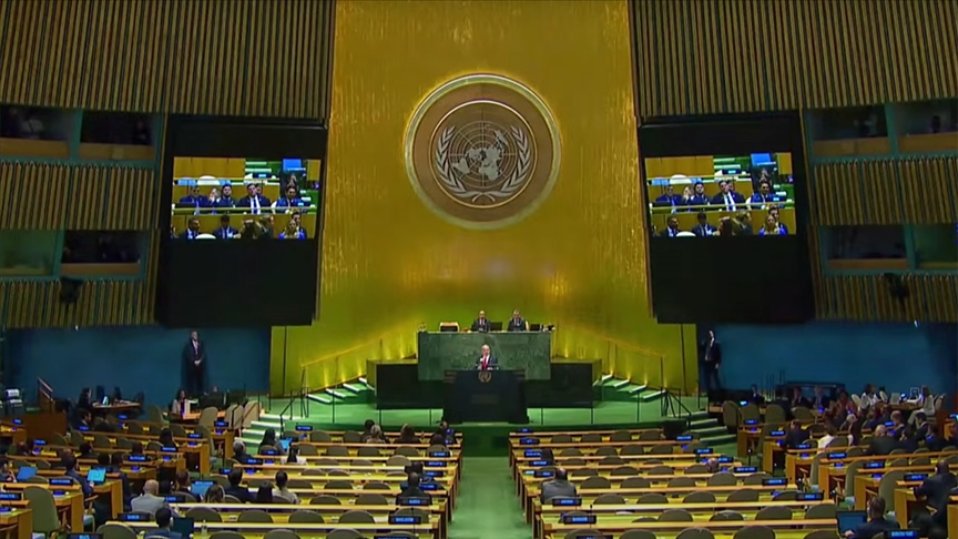 Netanyahu boş koltuklara konuştu