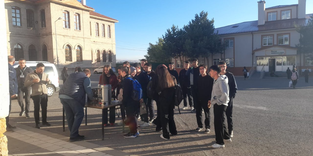 Sivas'ta asker ailelerine sıcak karşılama