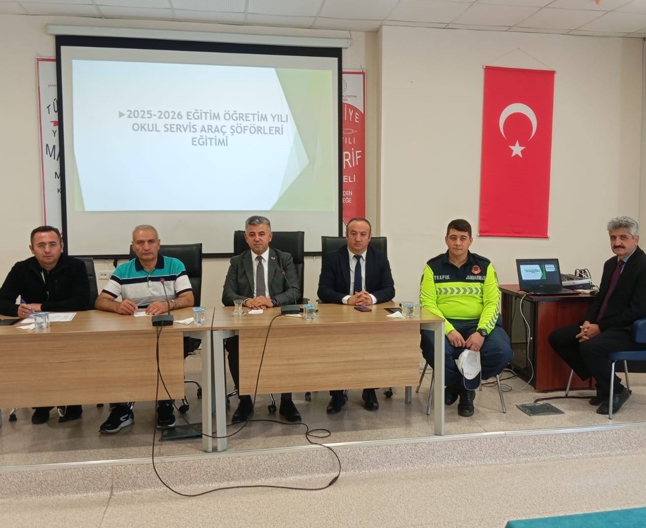 Sivas'ta Servis Şoförlerine Eğitim Toplantısı