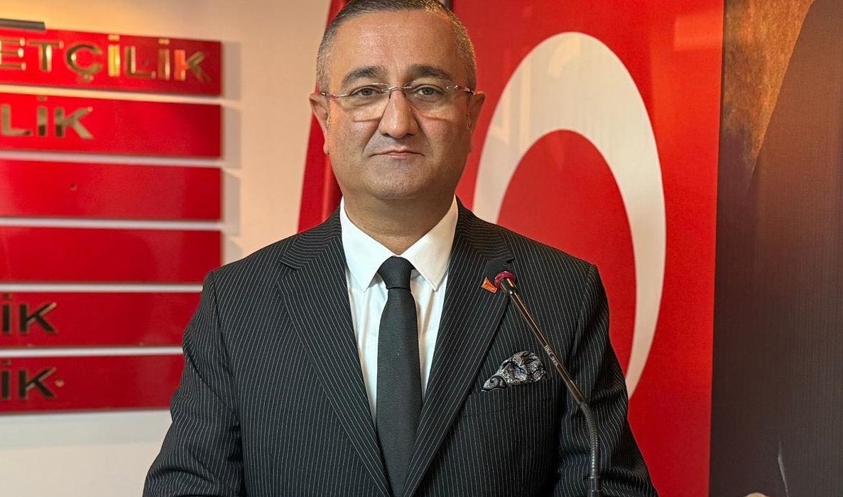 Sivas'ta Başkan Ergüder Sümbüloğlu Güven Tazeledi