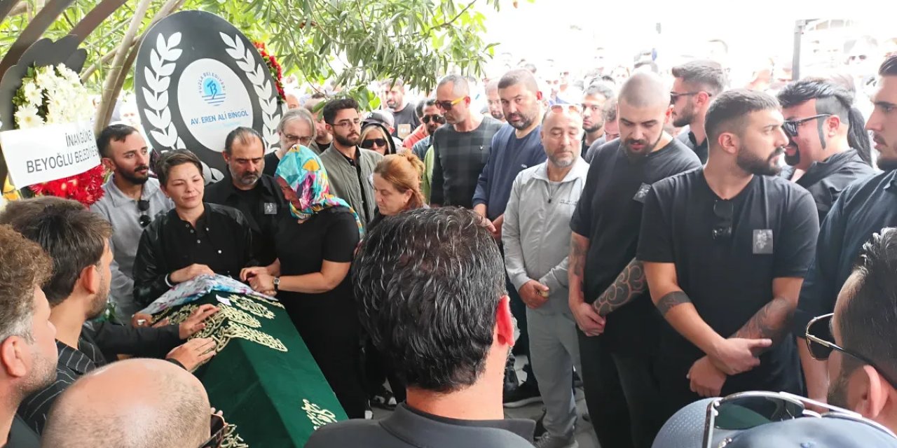 Güllü son yolculuğuna uğurlandı