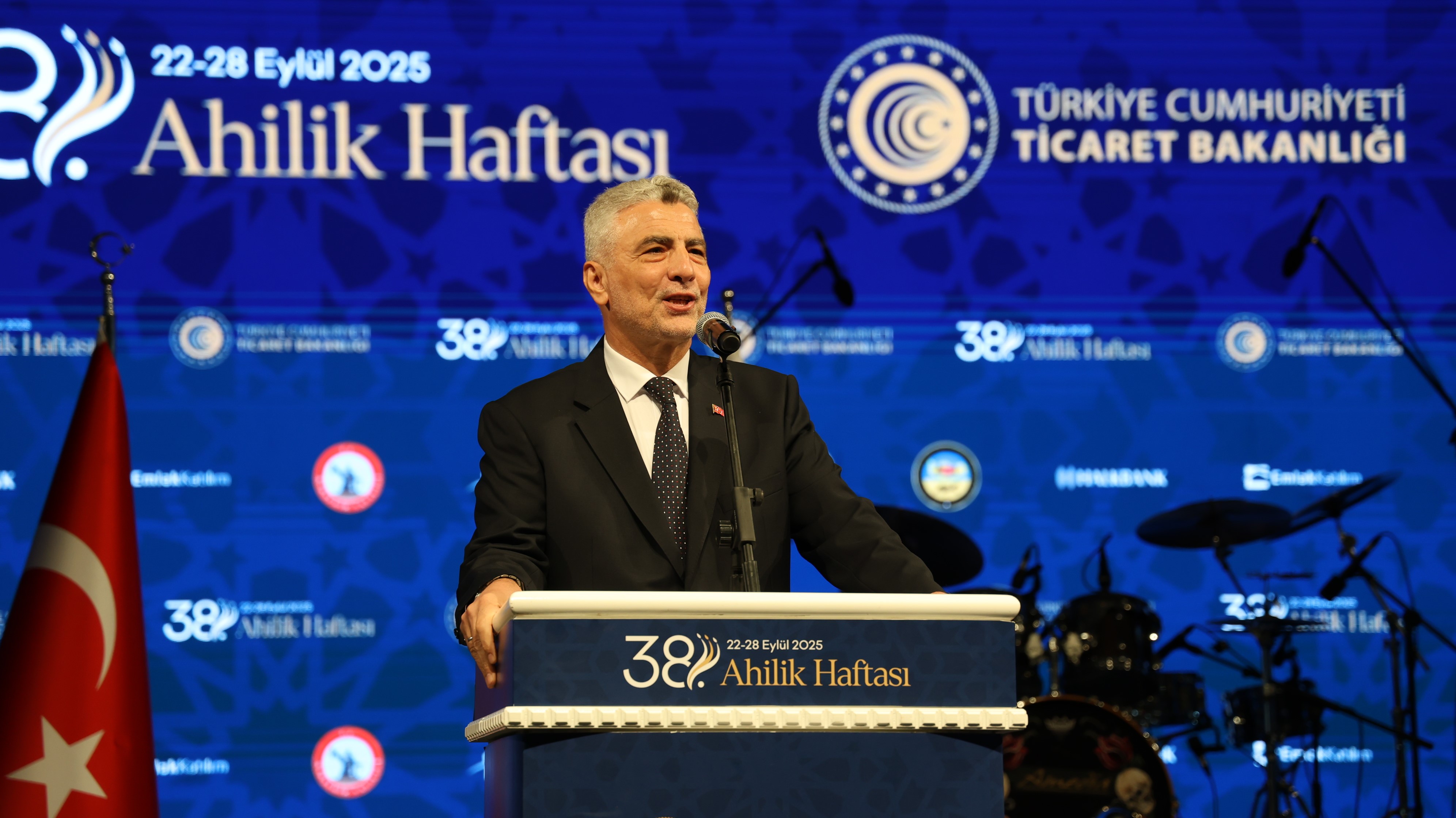 Bakan Bolat’tan esnafa müjde