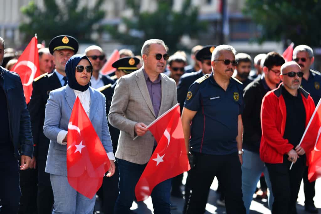 Sivas’ta İtfaiye Teşkilatı “Güvenli Şehir” İçin Yürüdü