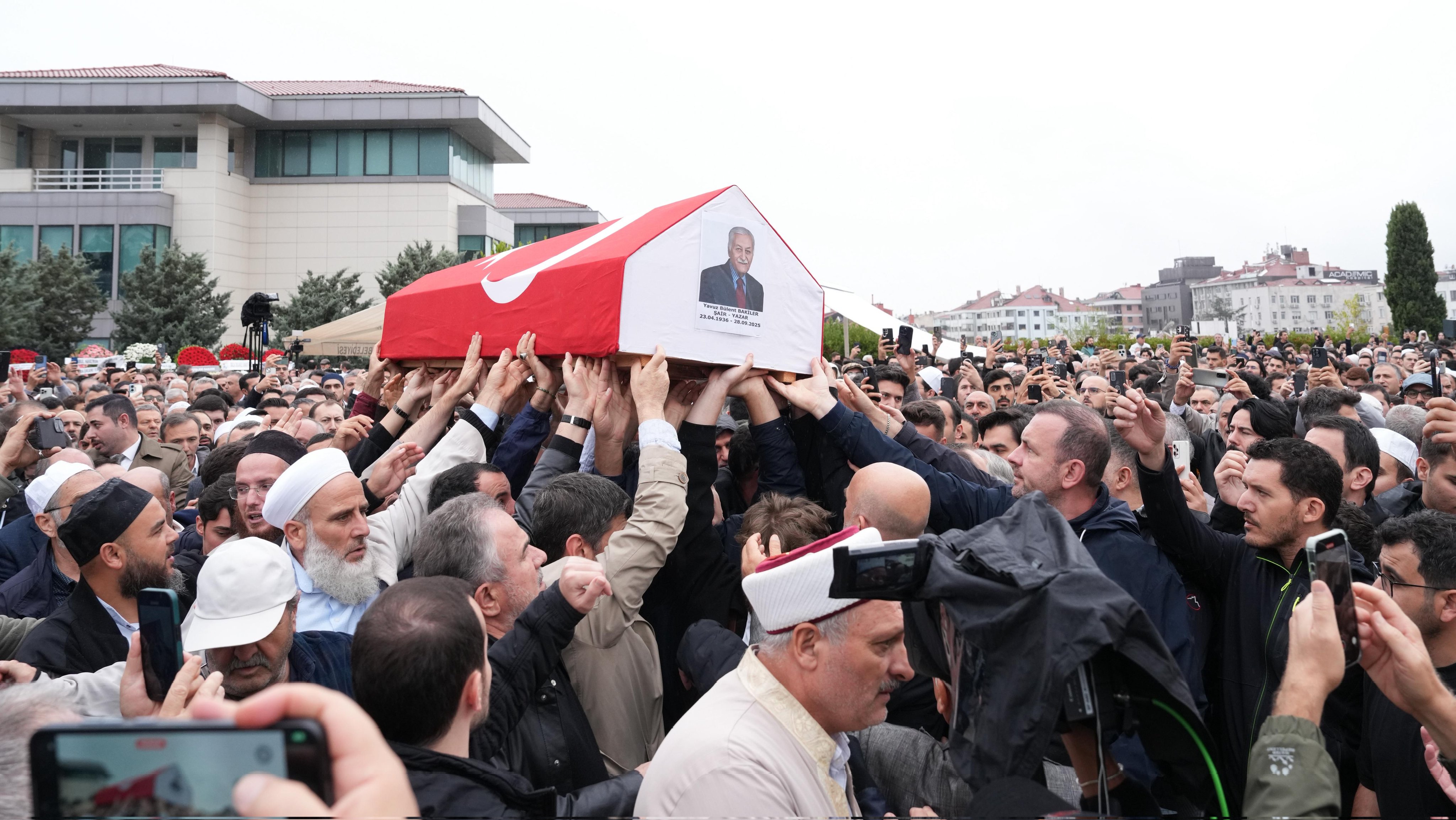 Yavuz Bülent Bakiler'e Duygusal Veda