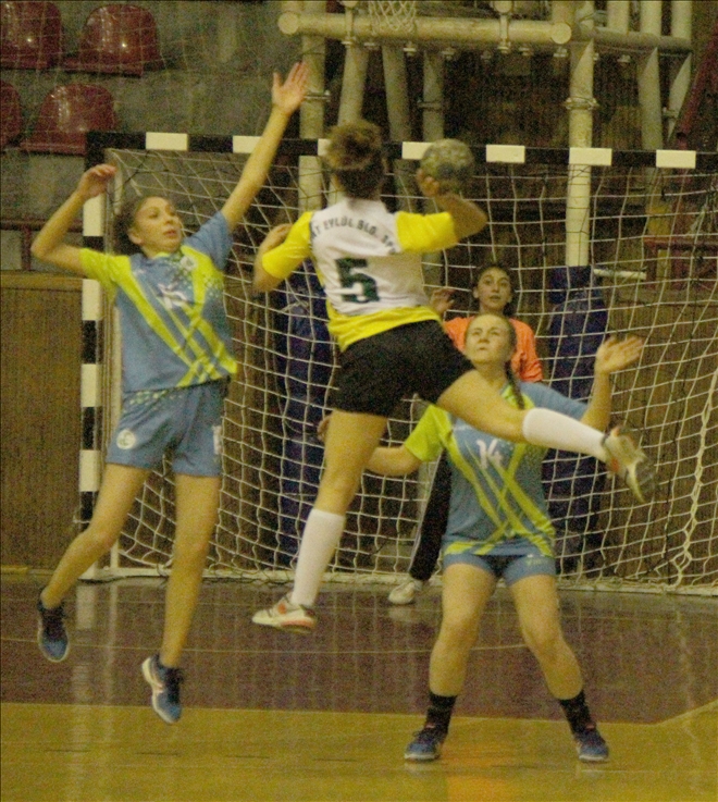 HENTBOLDA EN İYİ DERECE 4´ÜNCÜLÜK OLDU