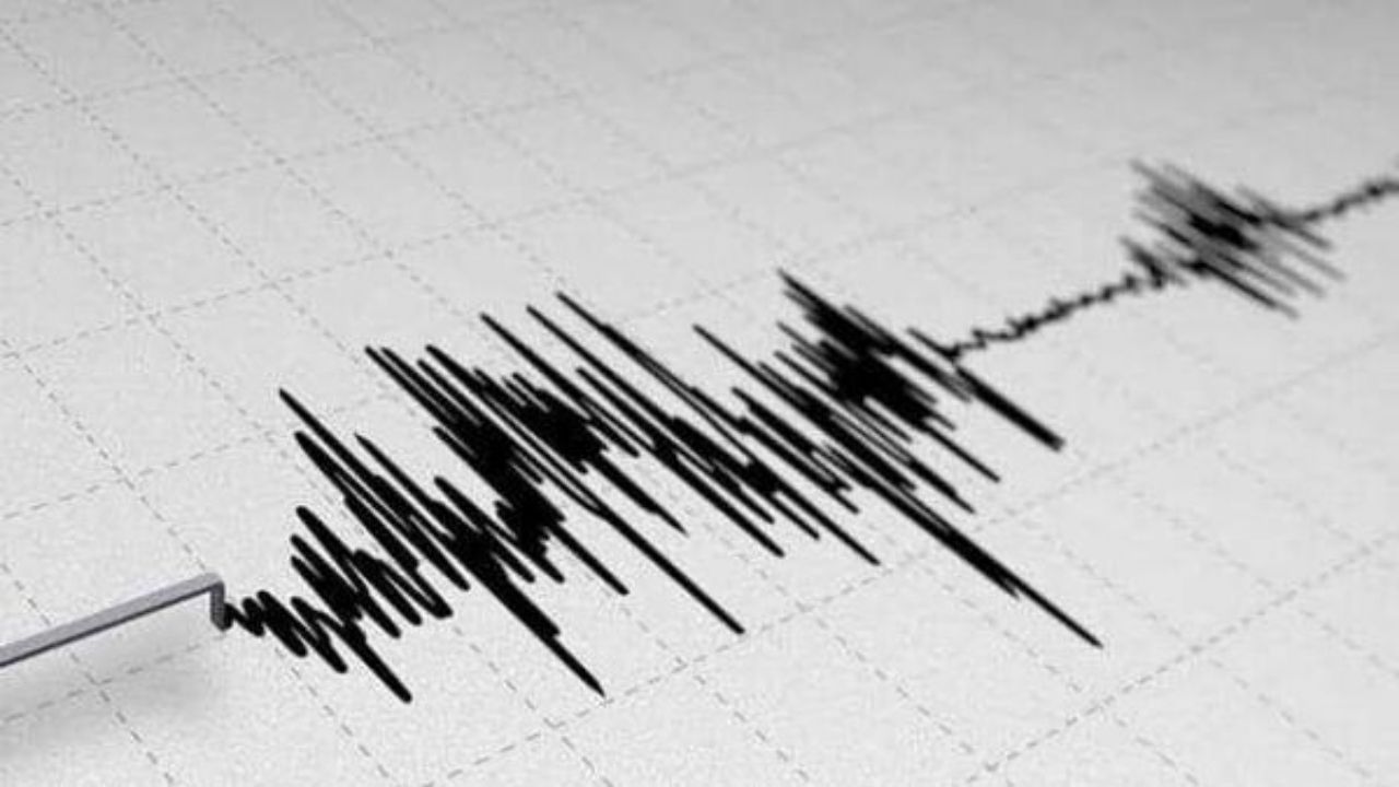 Endonezya'da 5,6 büyüklüğünde deprem