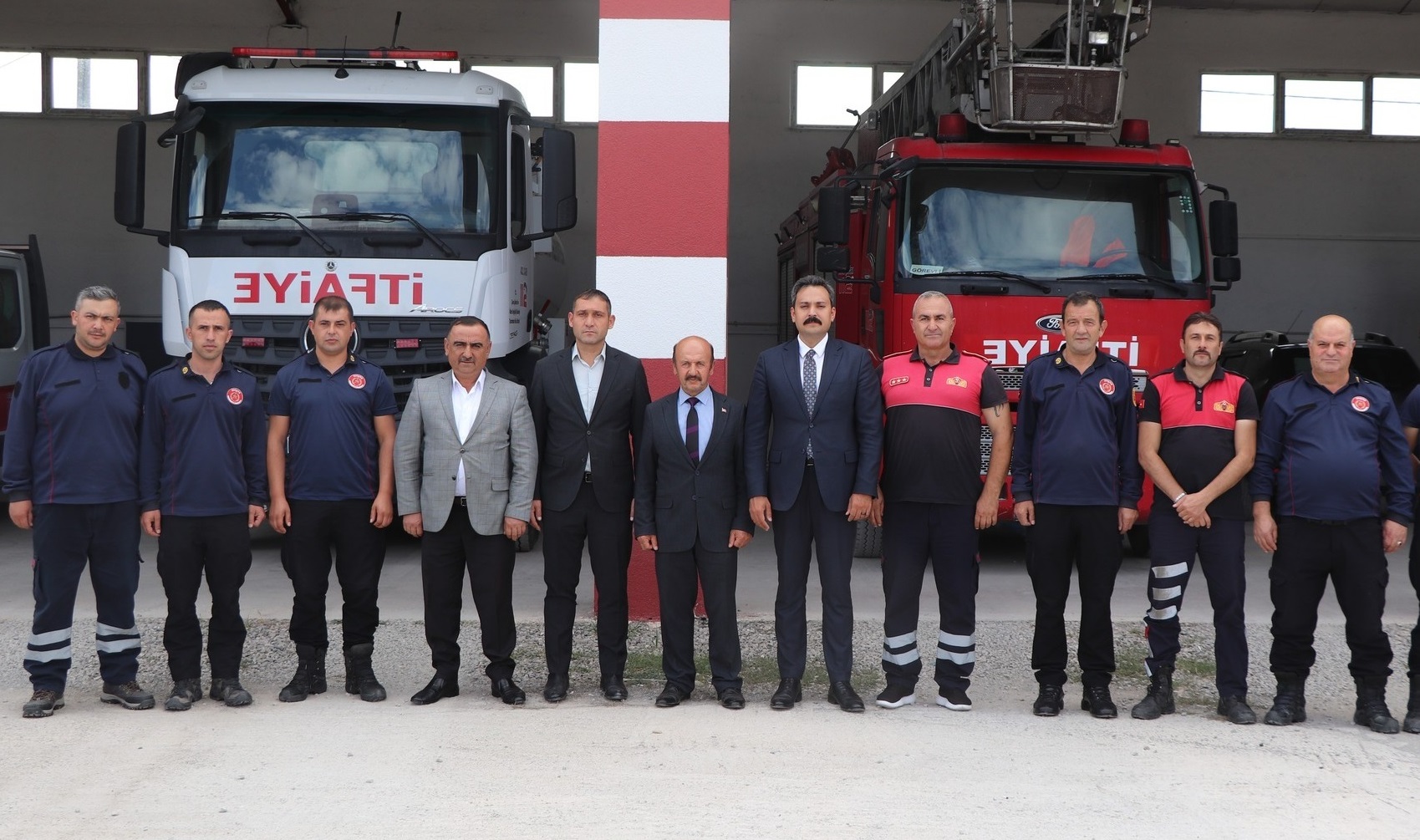 Ateş savaşçılarına kutlama