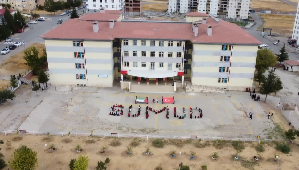 Sivas'ta Öğrencilerden ‘Sumud’a Destek