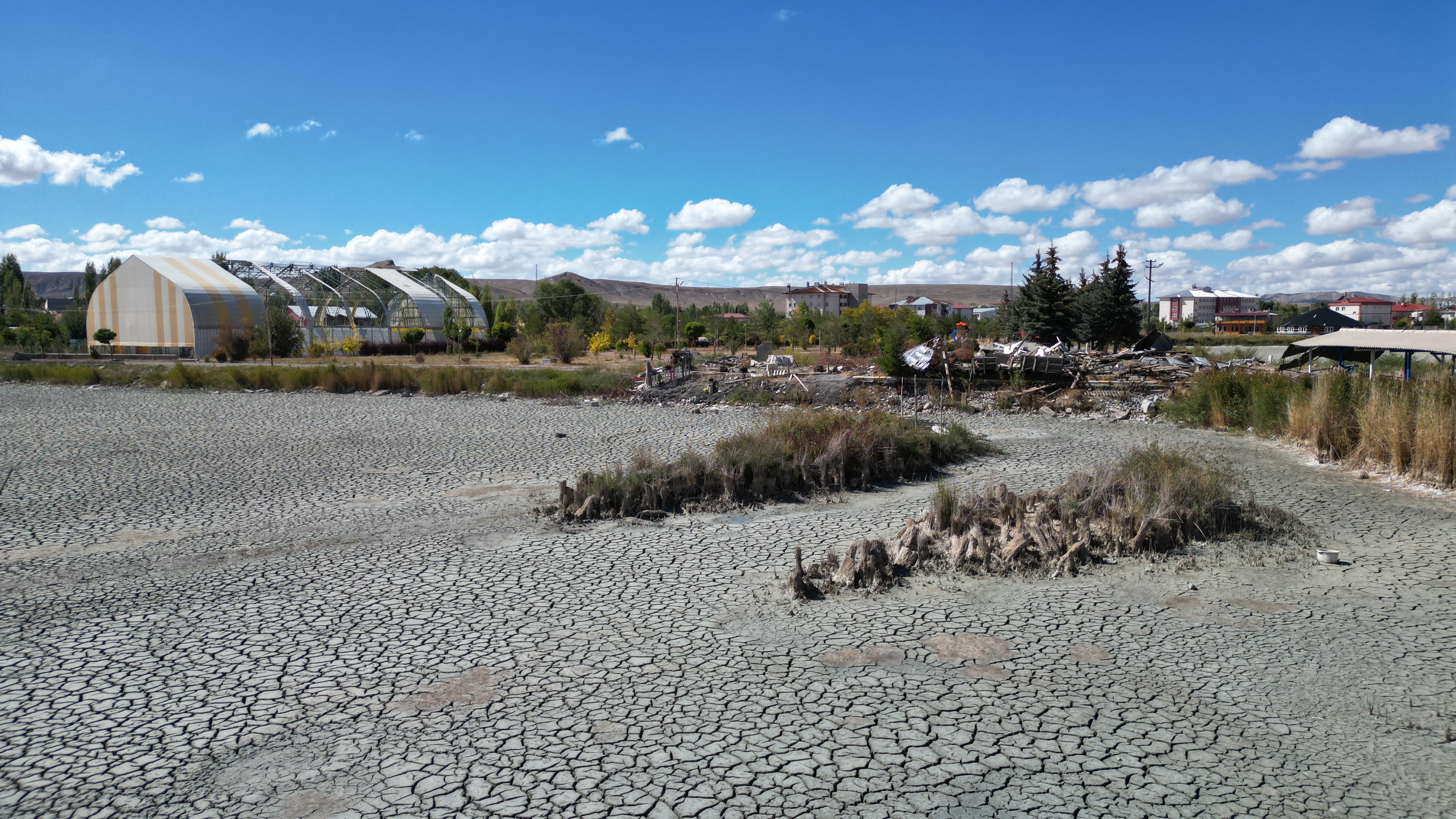 Sivas'ta Kuraklık alarmı! Ulaş Gölü Kurudu