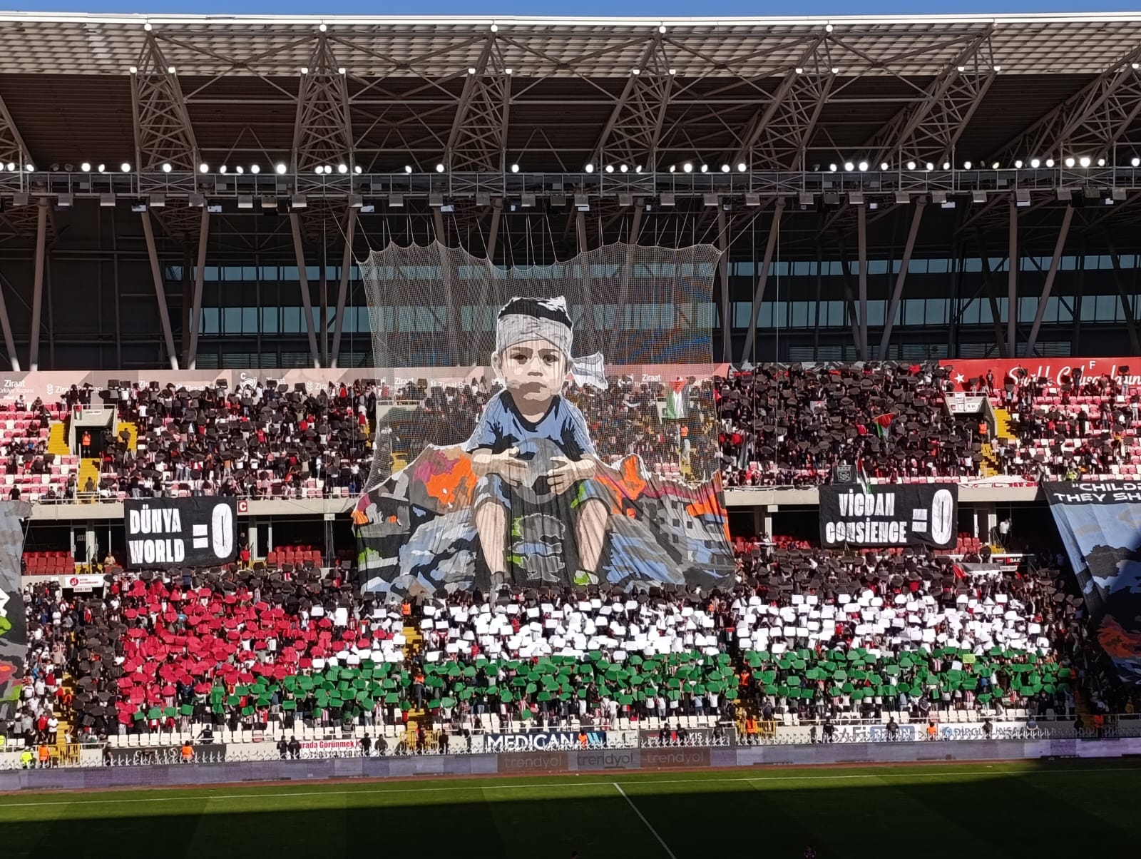 Sivasspor Taraftarından Gazze’ye Anlamlı Koreografi