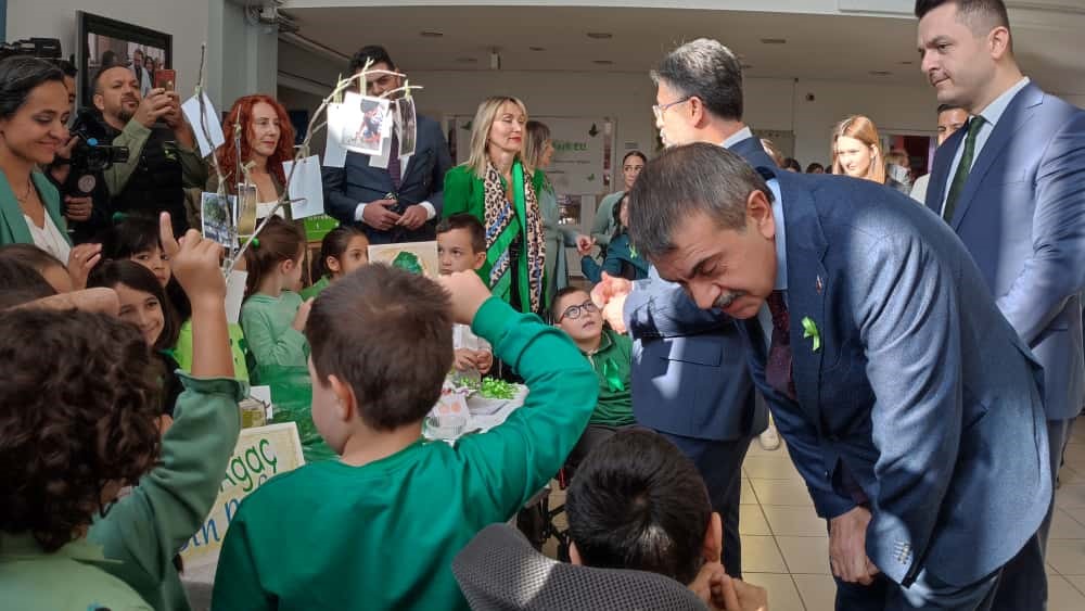 Bakan Tekin: "Hepimizin bir eksiği, bir engeli var"