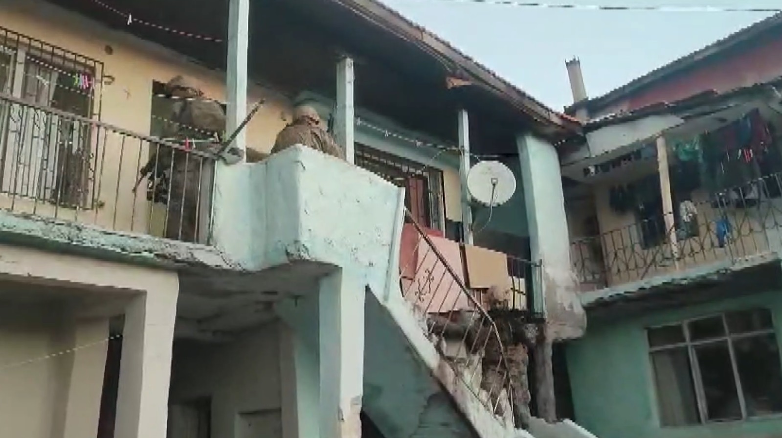 Sosyal medyada silahlı paylaşım yapanlara operasyon