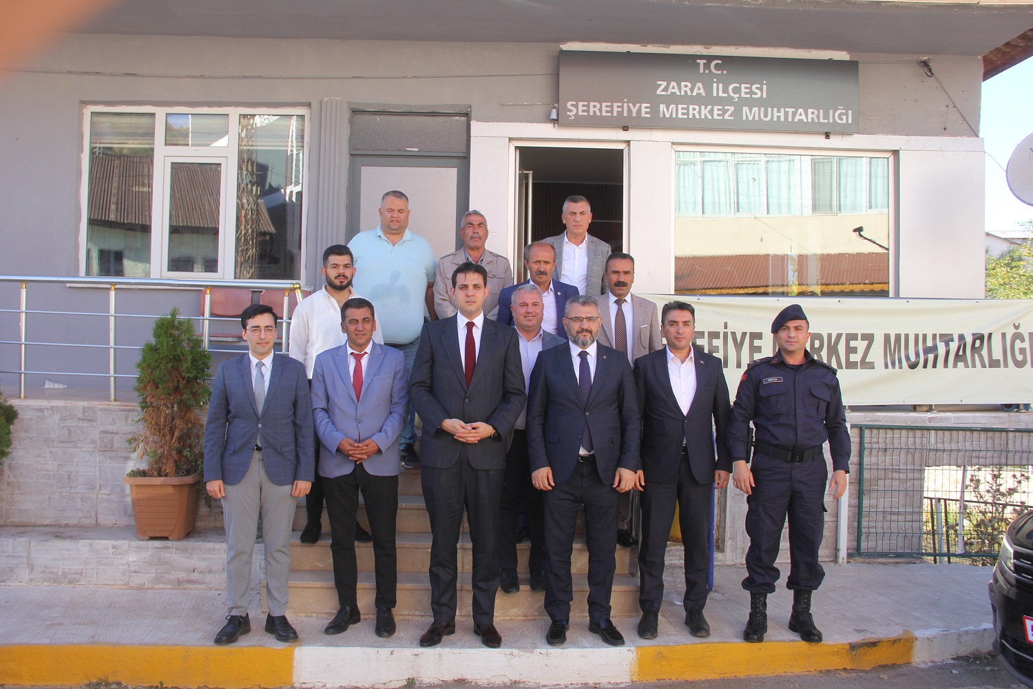 Sivas'ta Hayırsever İş İnsanından Kırtasiye Yardımı