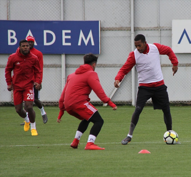 3 BÖLGEYE TRANSFER İSTEDİ