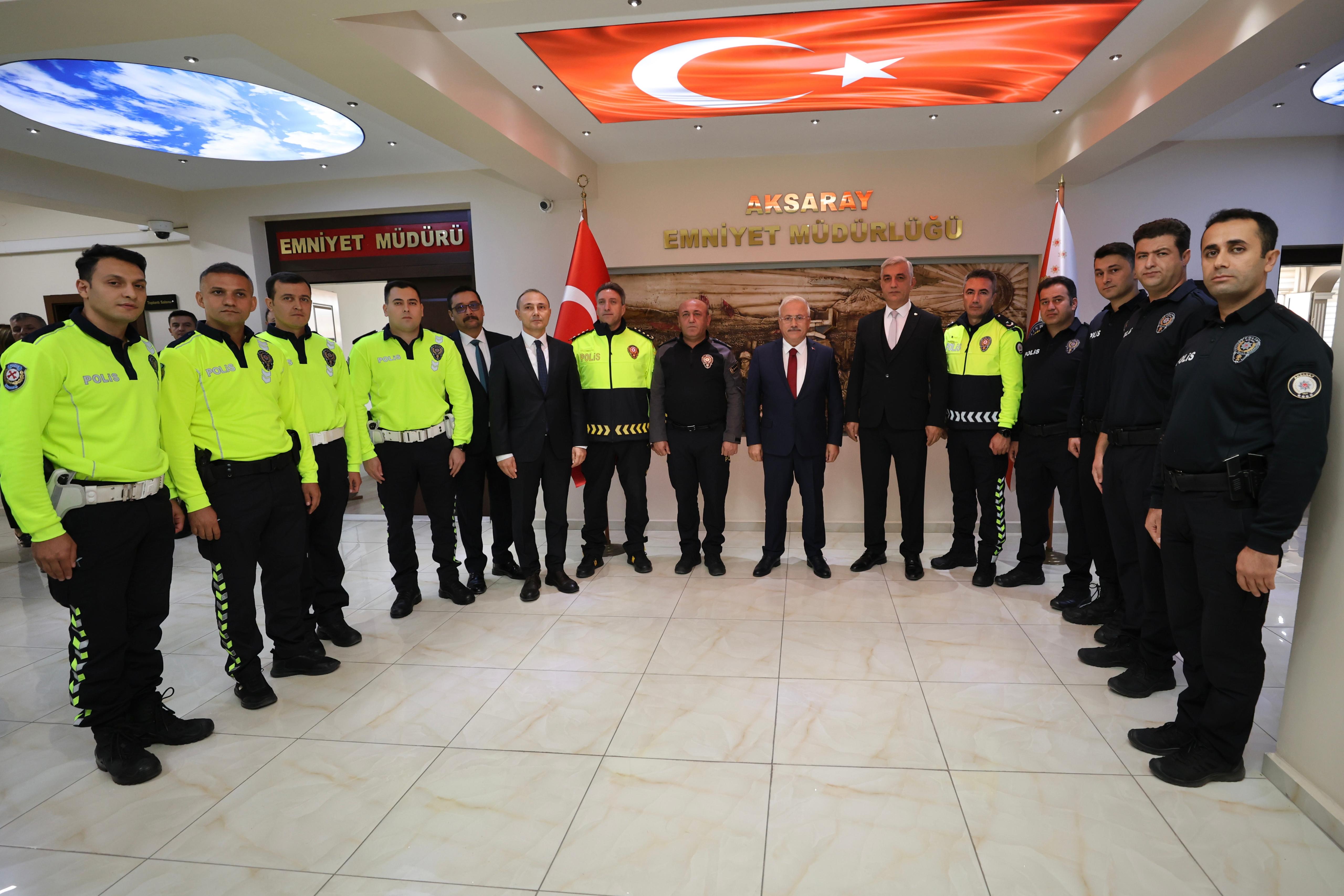 “Valiyi Arayacağım” Diyen Sürücü Tutuklandı, Polisler Ödüllendirildi