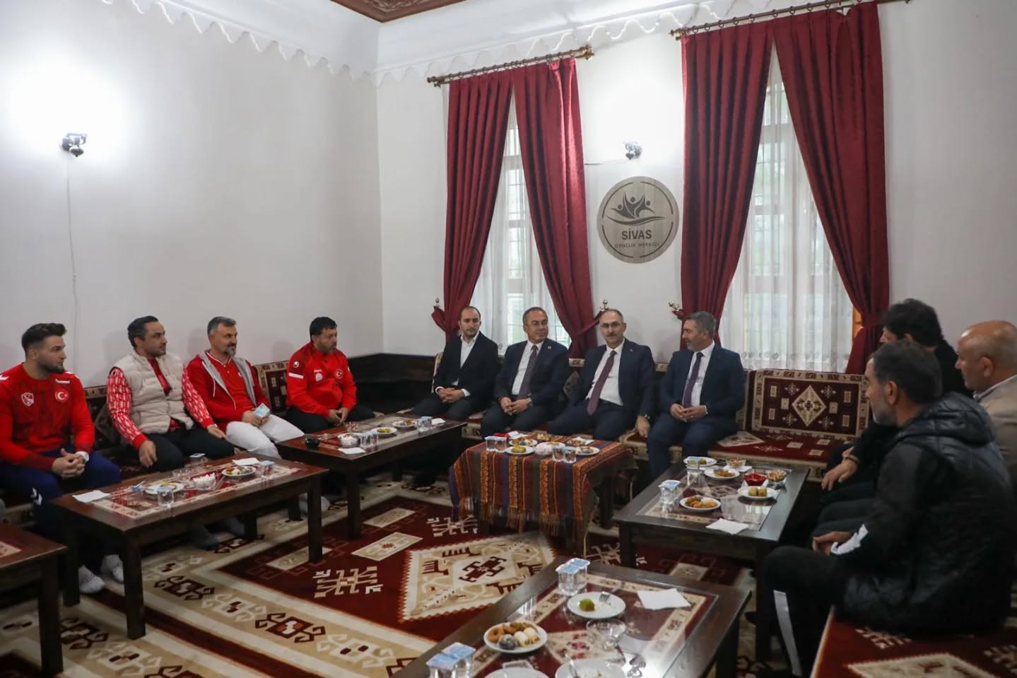 Sivas’ta güreşin geleceği masaya yatırıldı