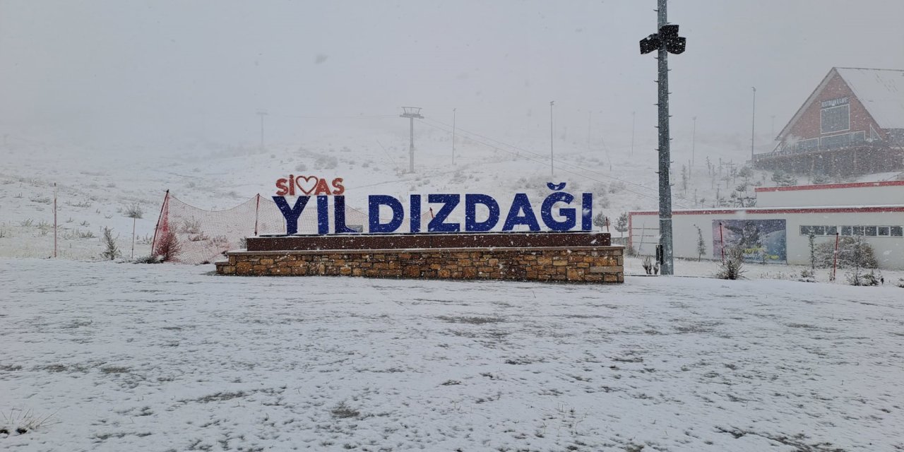 Sivas'ta Yıldız Dağı'na ve yüksek kesimlere kar yağdı