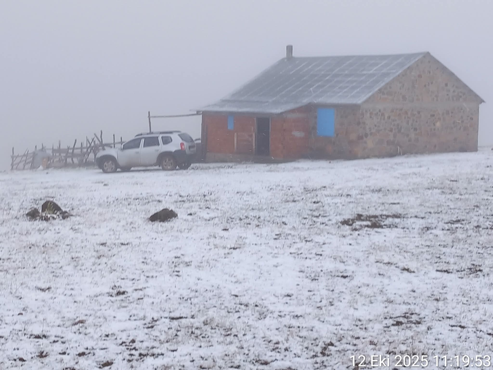 Koyulhisar Yaylaları Beyaza Büründü