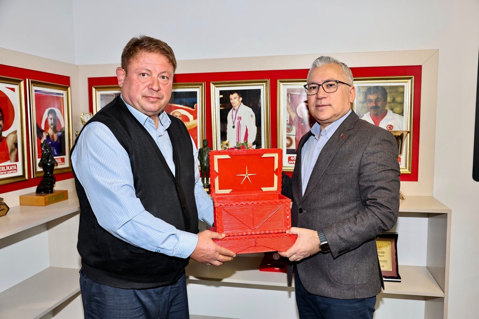 Vali Şimşek’ten Güreş Birliği’ne ziyaret