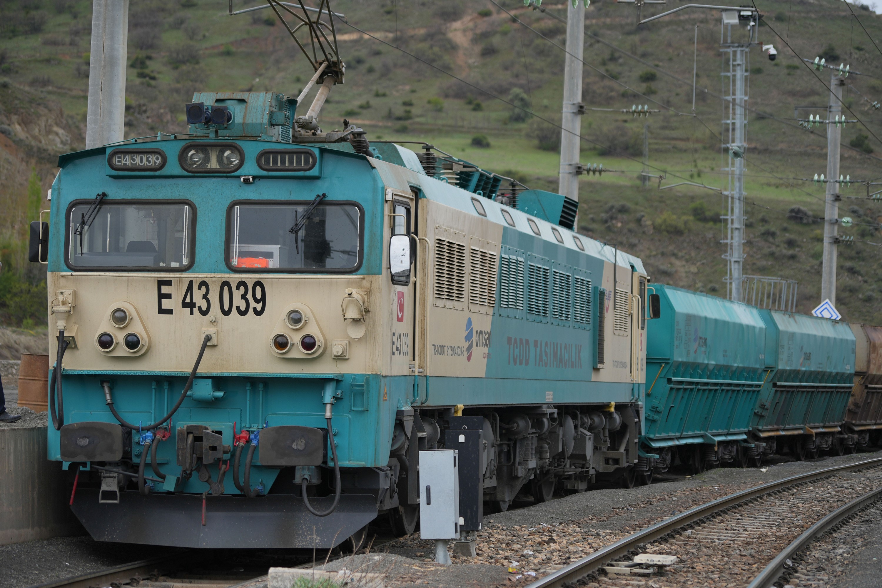 Divriği’den Malatya’ya Demir Cevheri Taşımacılığı Yeniden Başlıyor