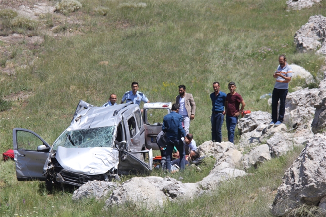 BAYRAM ÖNCESİ FECİ KAZA: 4 YARALI