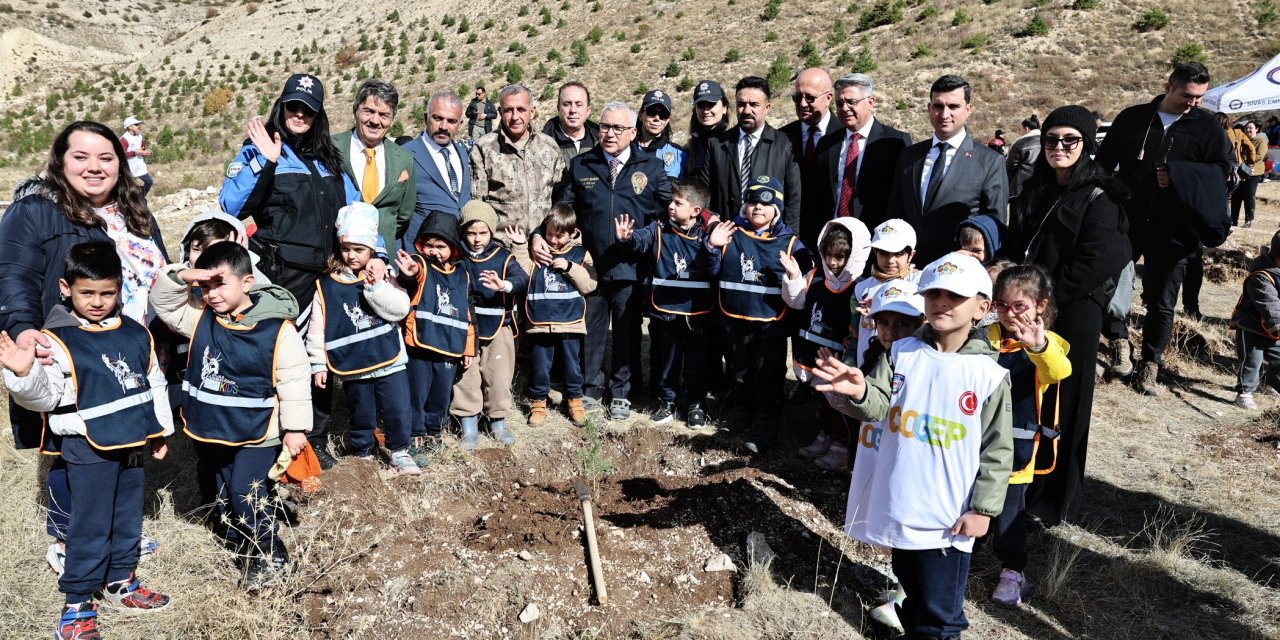 Sivas’ta Öğrencilerle Geleceğe Nefes: Fidan Dikim Etkinliği