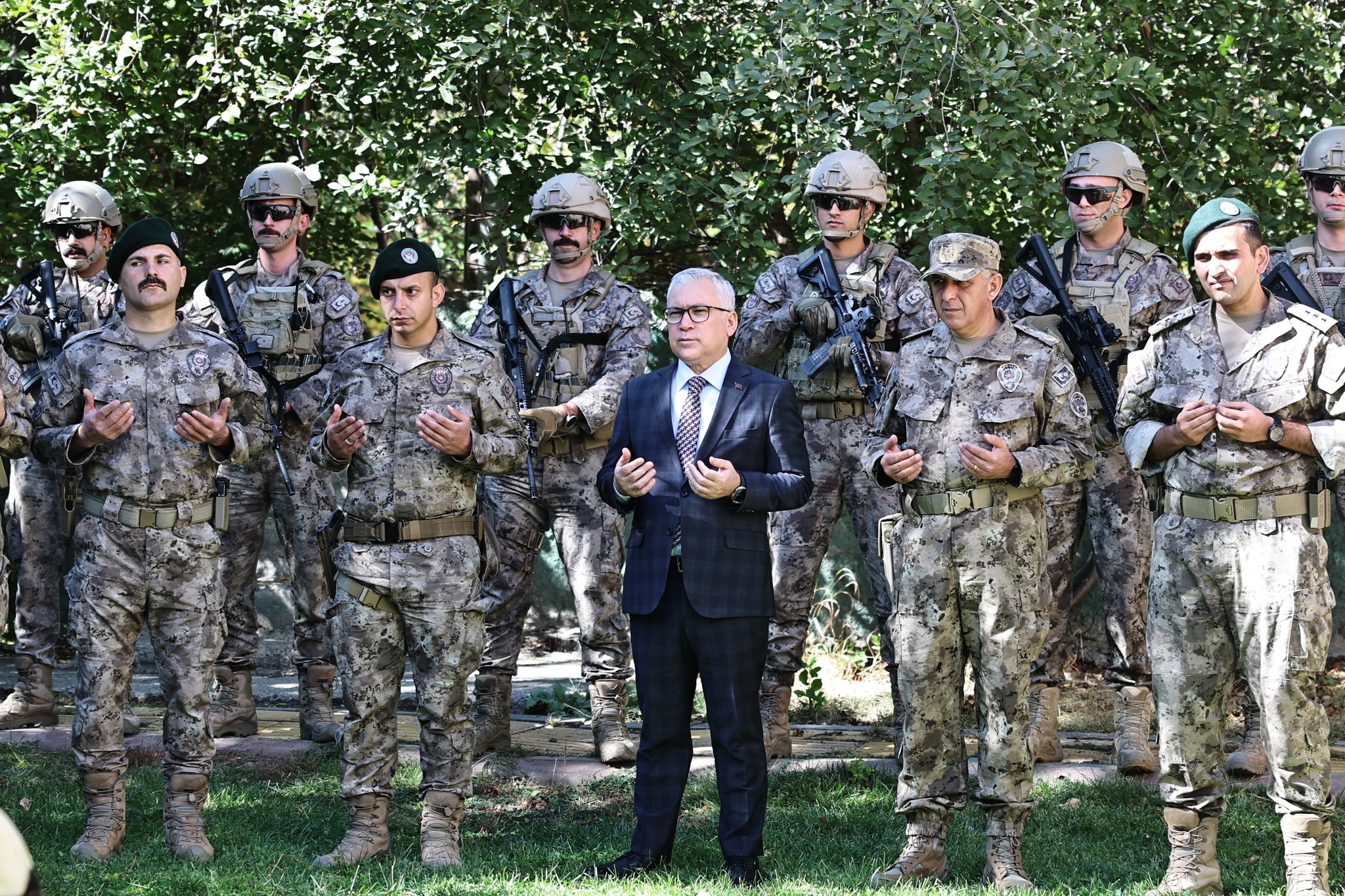 Sivas'ta Kahraman PÖH timleri Suriye’ye dualarla uğurlandı