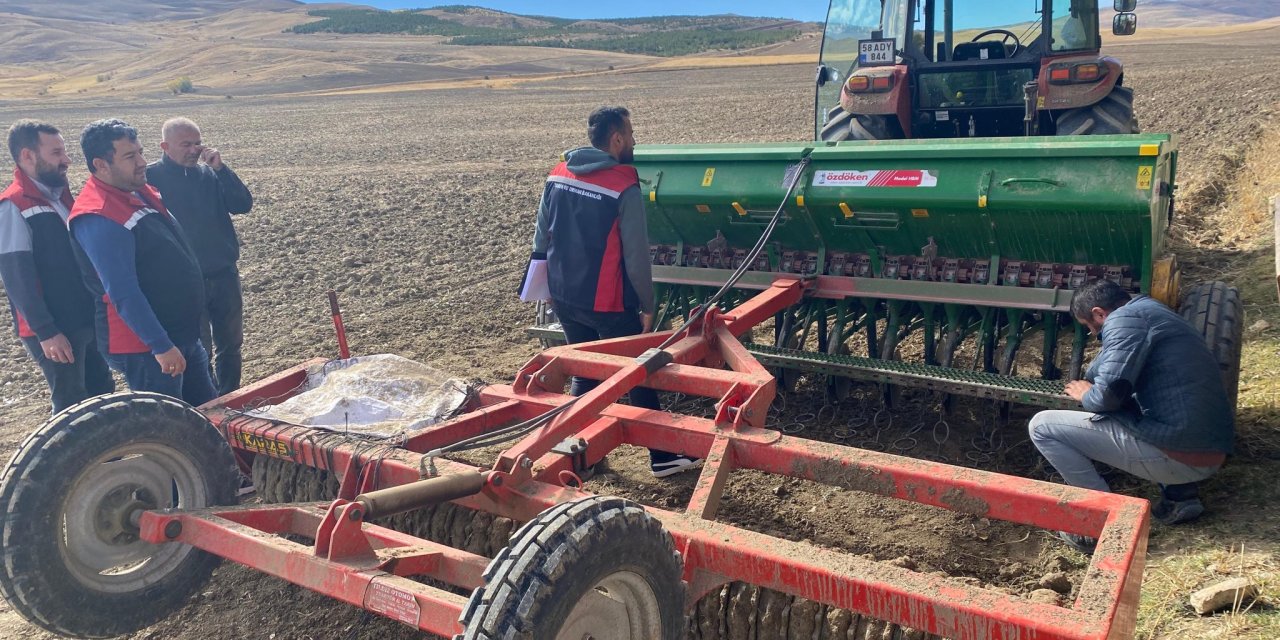 Sivas’ta kaliteli tohum için sahada deneme ekimi yapıldı