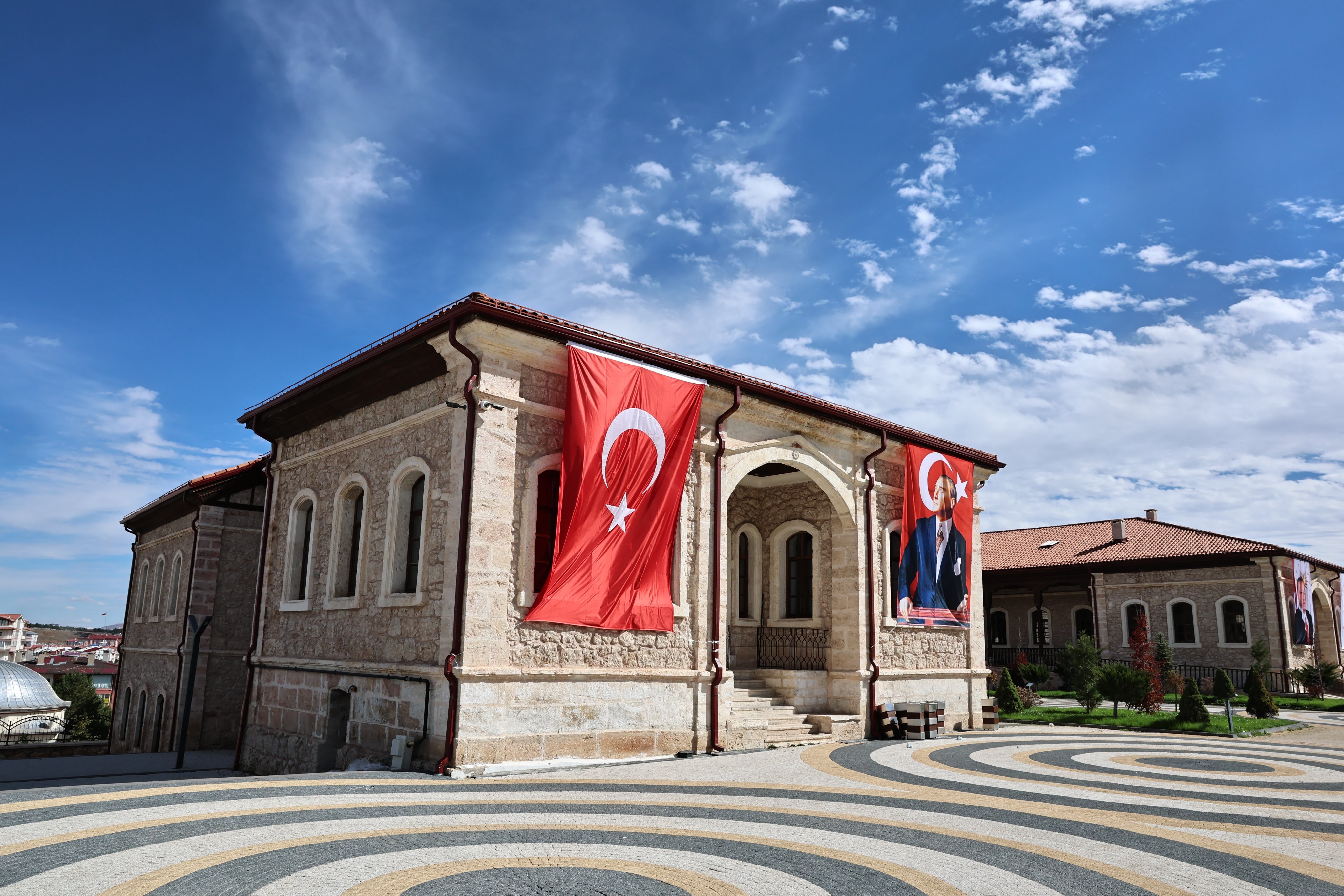 Sivas'ta Numan Efendi Halk Kütüphanesi Açılış İçin Gün Sayıyor