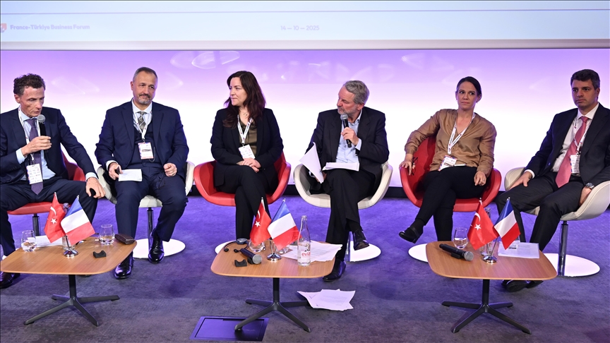 Paris'te "Türkiye-Fransa İş Forumu" düzenlendi