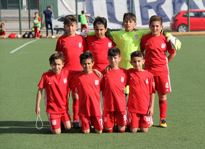 SİVASSPOR ALT LİGLERDE İKİ KUPA KAZANDI