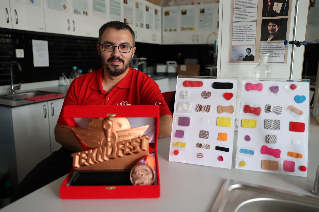 Sivas’tan TEKNOFEST’e Damga: Yarayı Hızla İyileştiren Yara Bandı