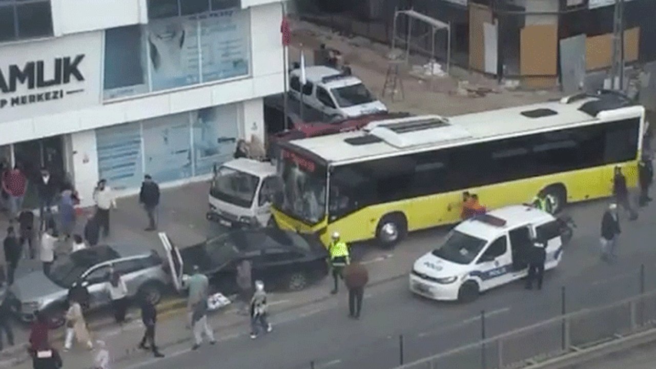 Özel Halk Otobüsünün de Karıştığı Zincirleme Kazada 4 Kişi Yaralandı