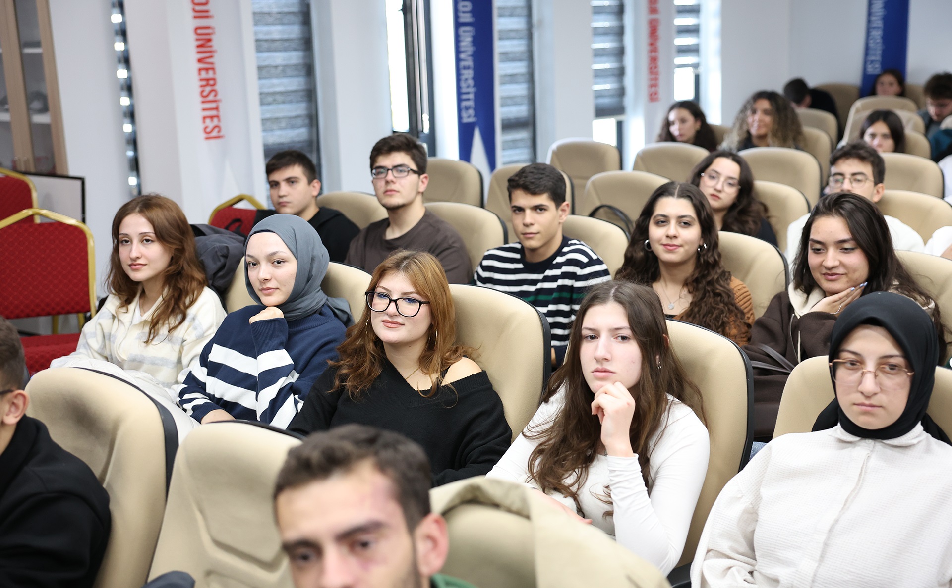 SBTÜ’de Yeni Dil Topluluğu