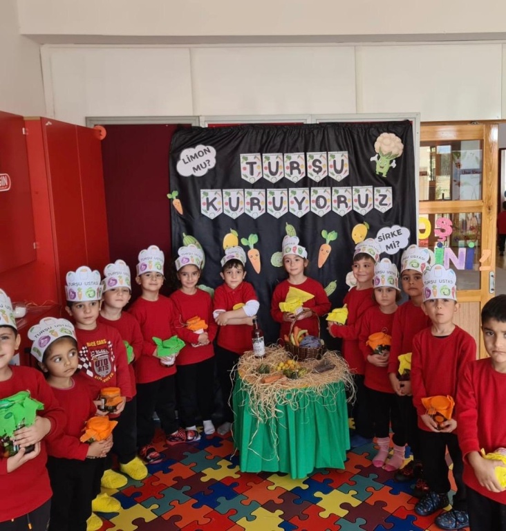 Sivas'ta minik öğrencilere turşu eğitimi