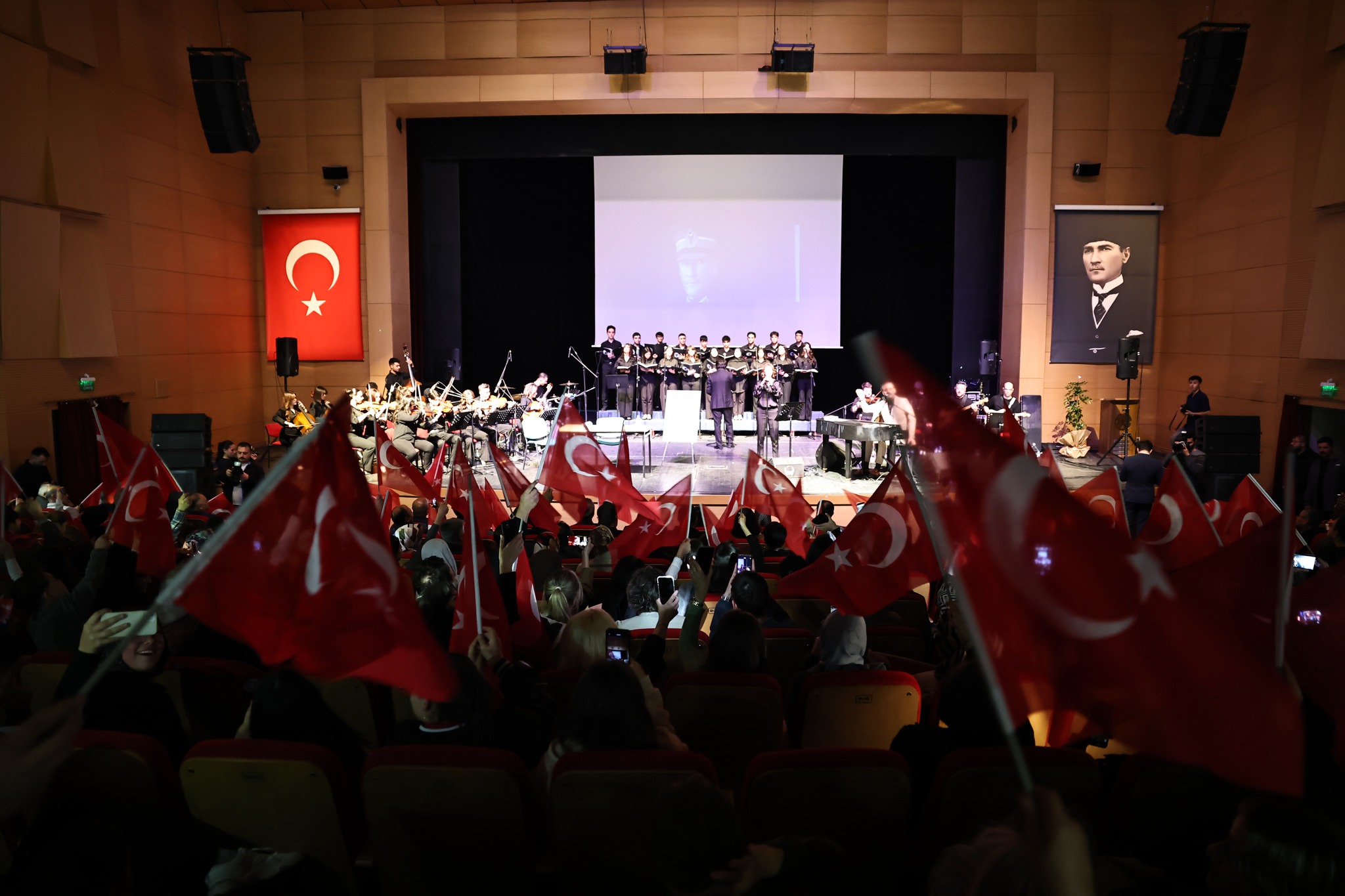 Sivas’ta Gençlerden Sanat ve Milli Şuur Buluşması