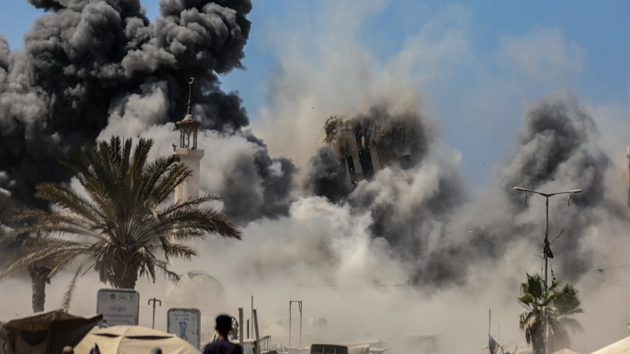 Hamas: İsrail'in Sivil Araca Saldırısı Ateşkesi İhlal Ediyor