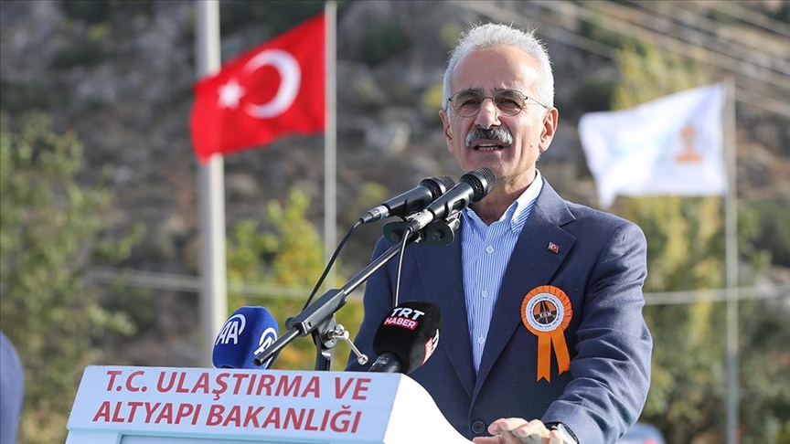 Türkiye'yi adeta yeniden inşa ettik