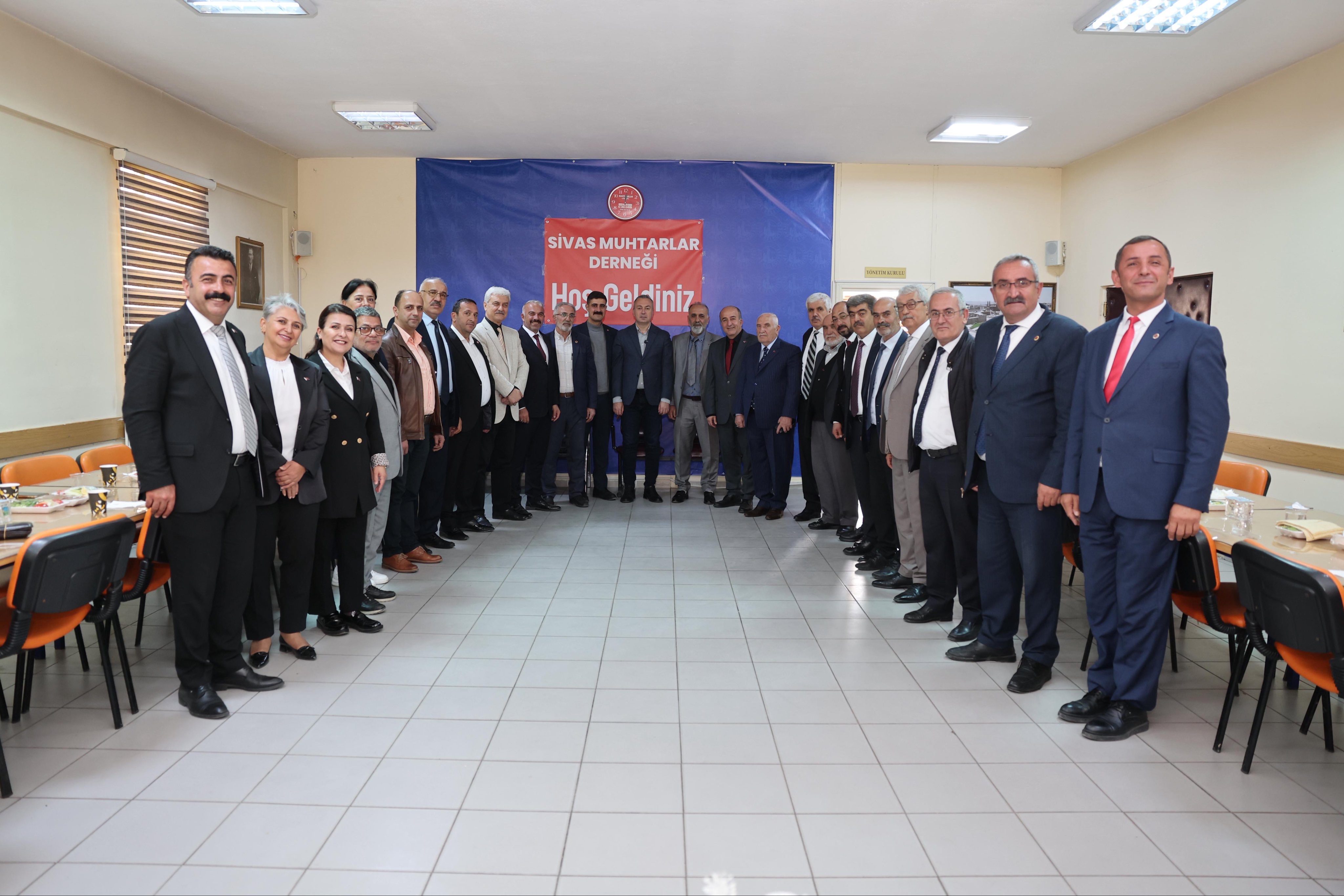 Başkan Uzun Sivas'taki Muhtarları Ziyaret Etti