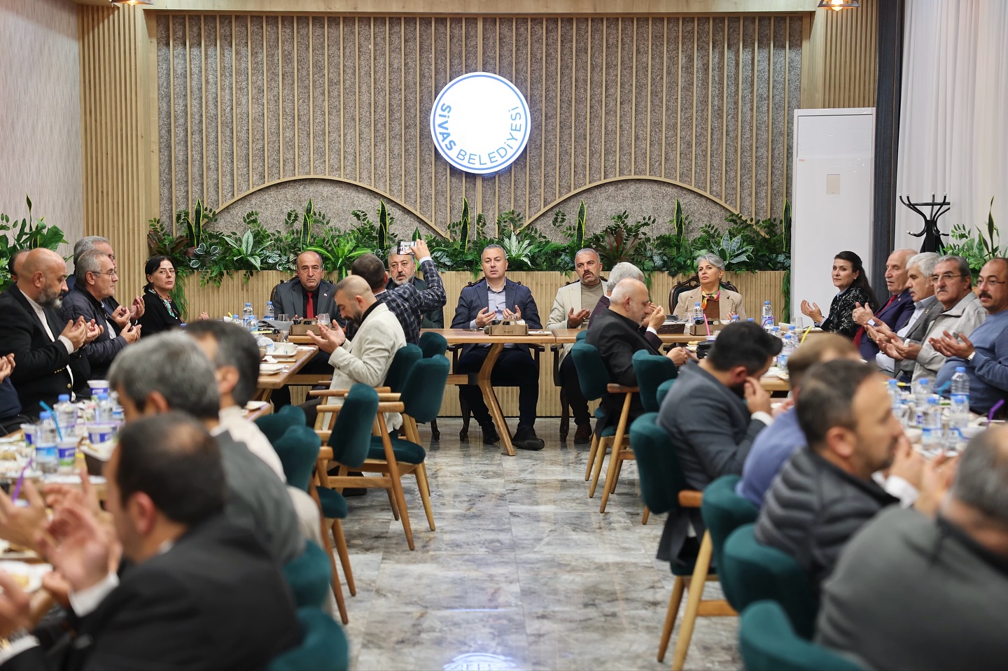 Sivas’ta Muhtarlar Gününde Mahallelerin İhtiyaçları Masaya Yatırıldı