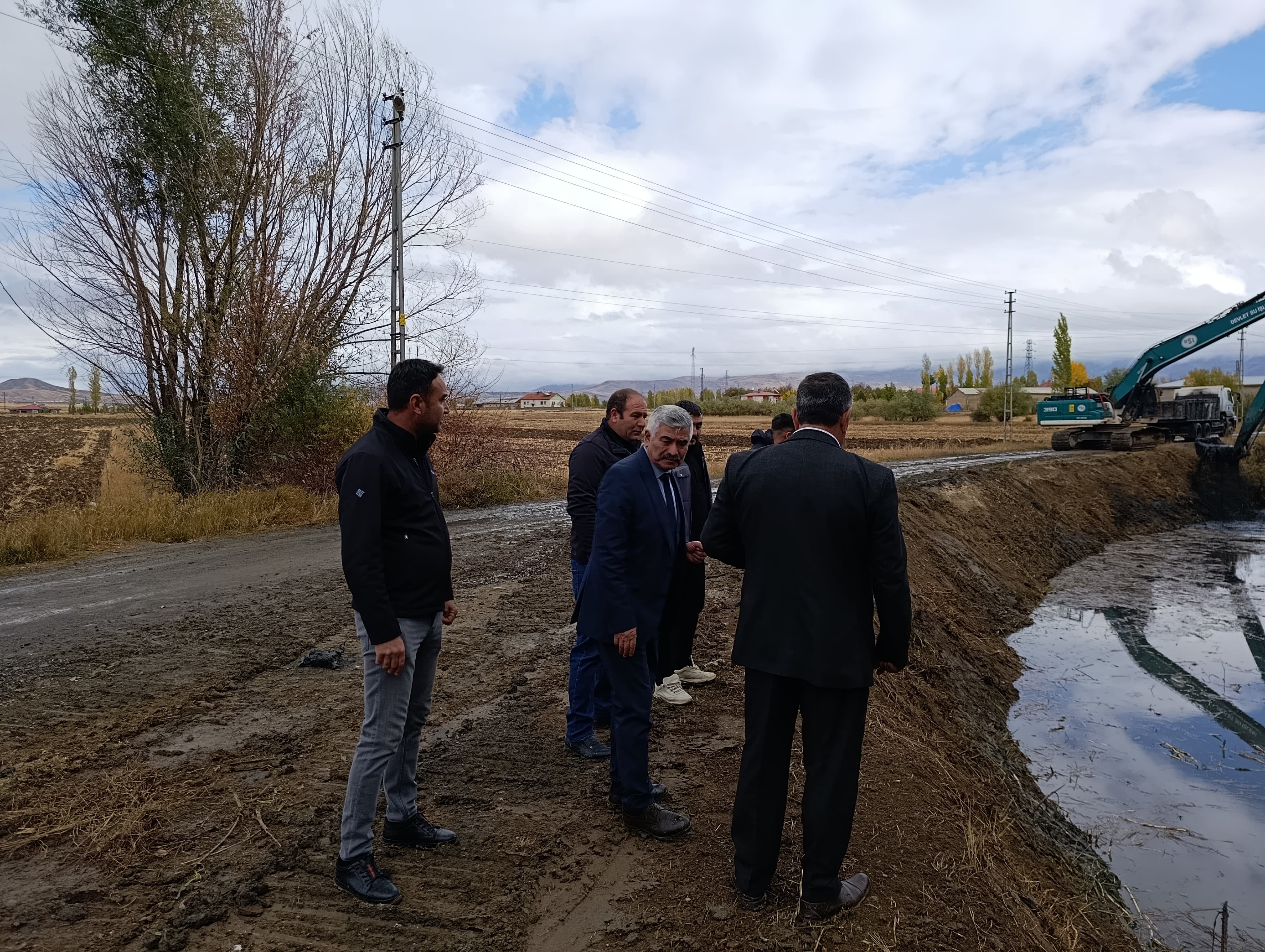 Ulaş'ta Su Kanalları Temizlendi