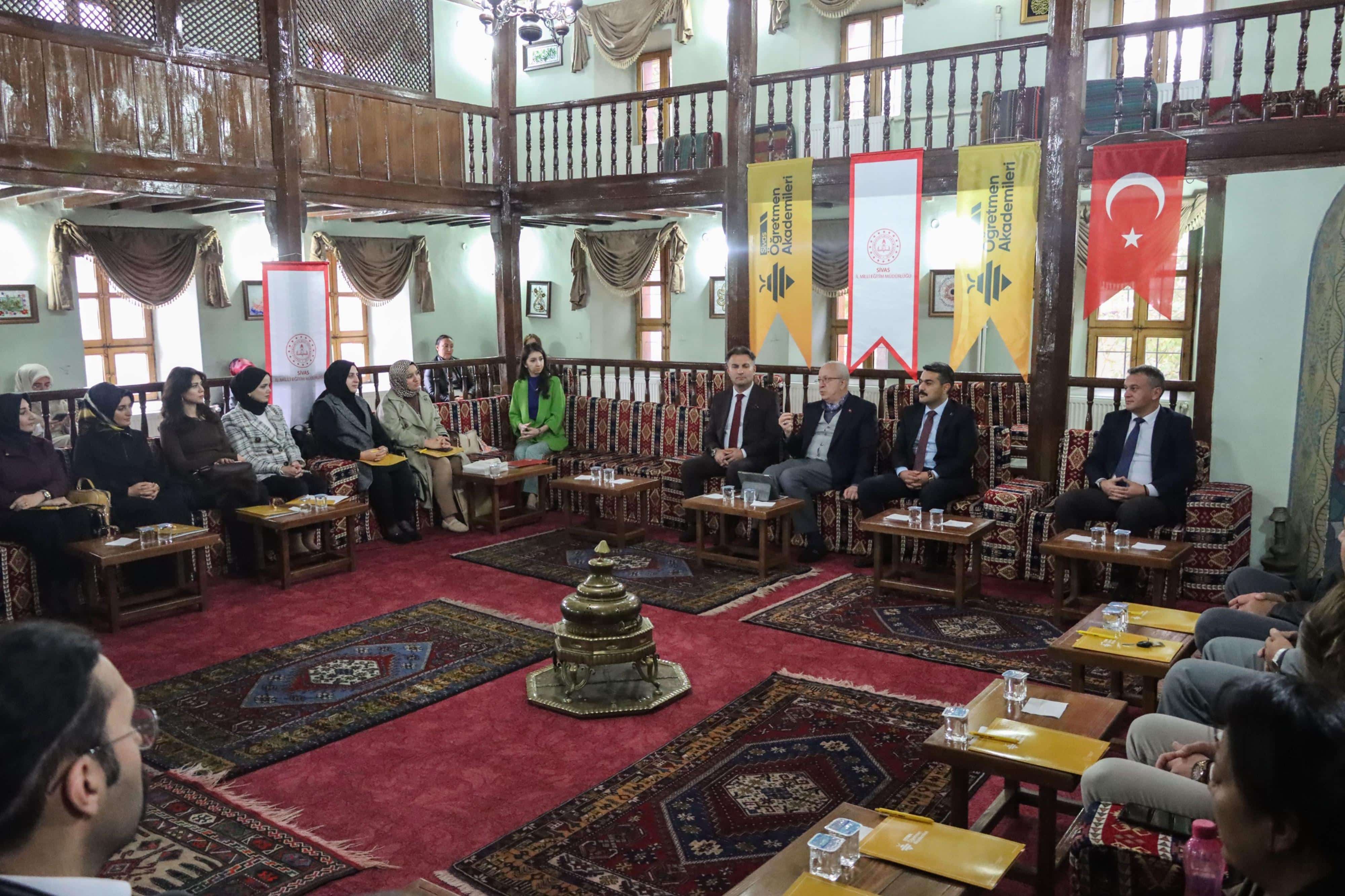 Sivas’ta Yavuz Bülent Bâkiler’in Duygu Dünyası Konuşuldu