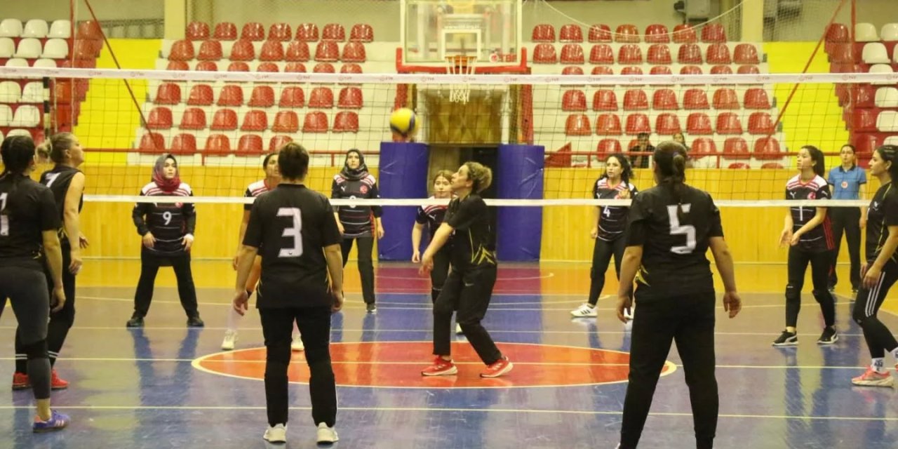 Sivas’ta Kamu Personeli Kıyasıya Yarıştı