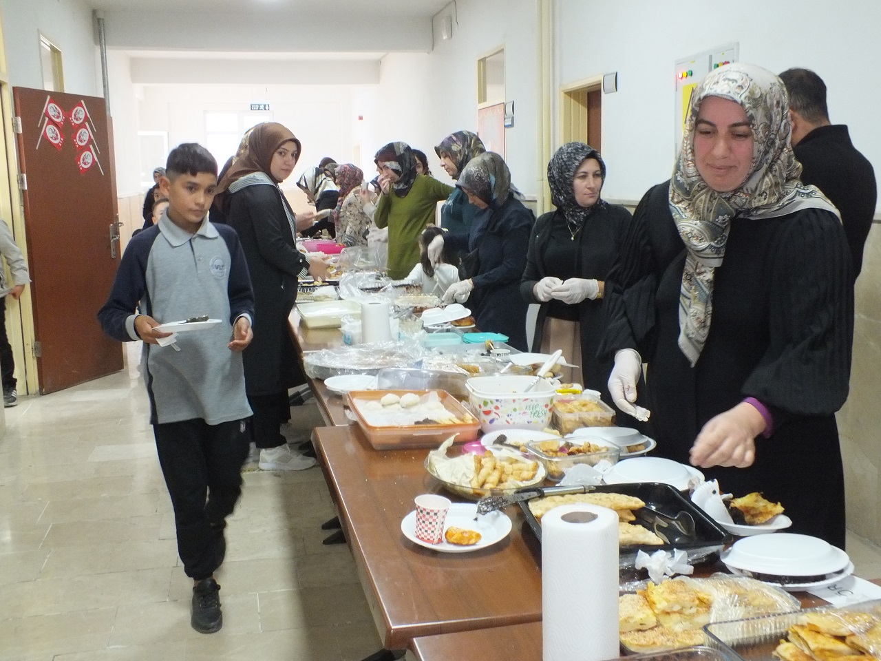 Ulaş'ta öğrenciler Gazze'ye destek kermesi düzenledi