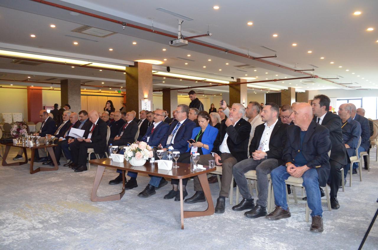 Bolu’da basın zirvesi: Meslek yasası ve yerel gazeteler gündemde