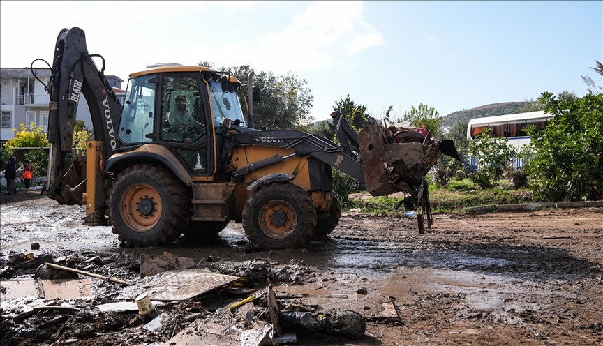 Foça'da afetin yaraları sarılıyor