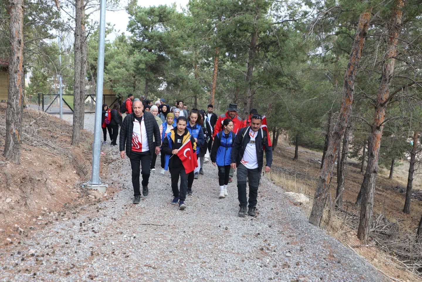 Sivas’ta Cumhuriyet coşkusu doğa yürüyüşüyle yaşandı