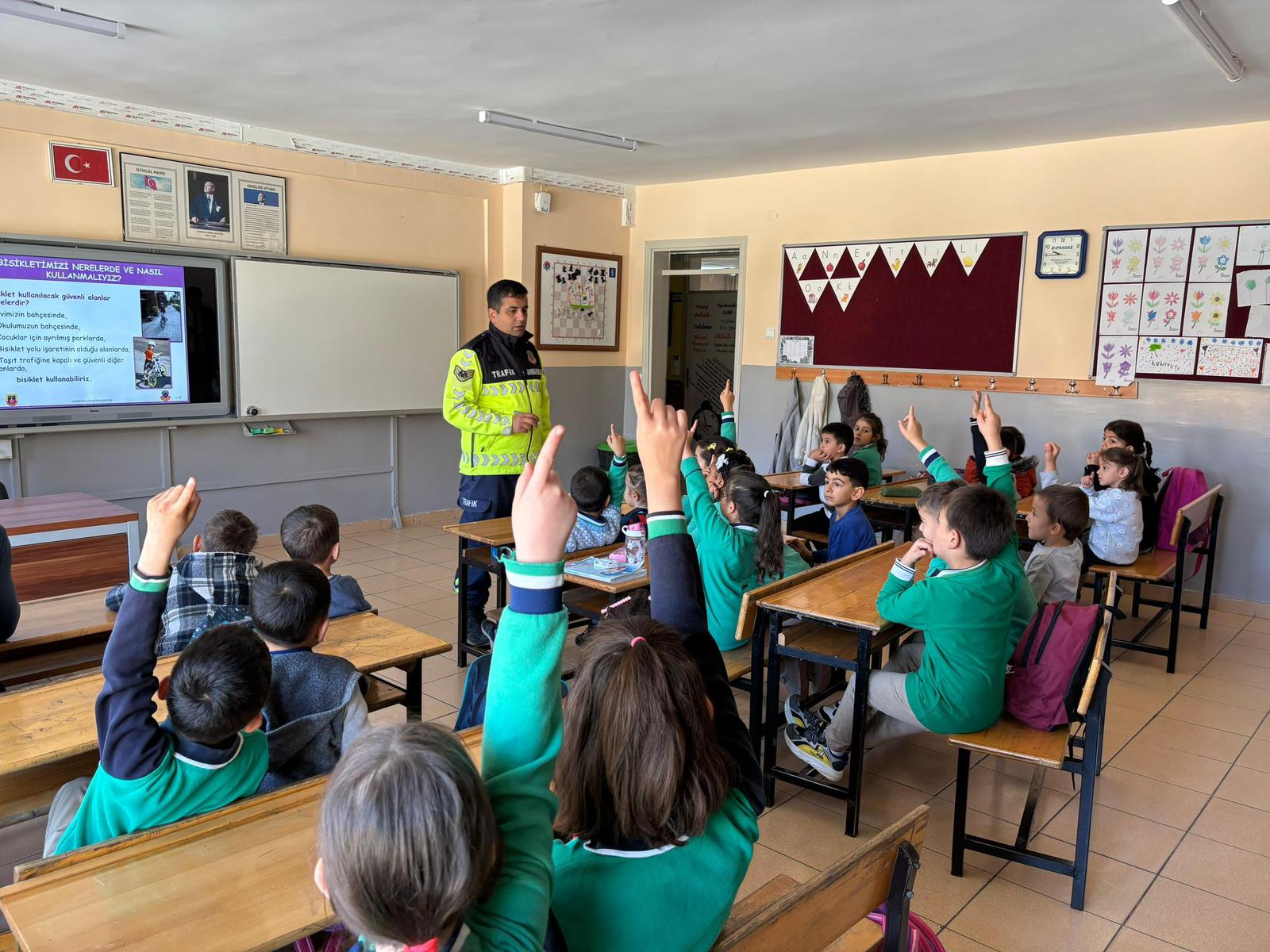 Gürün’de Miniklere Trafik Kuralları Anlatıldı