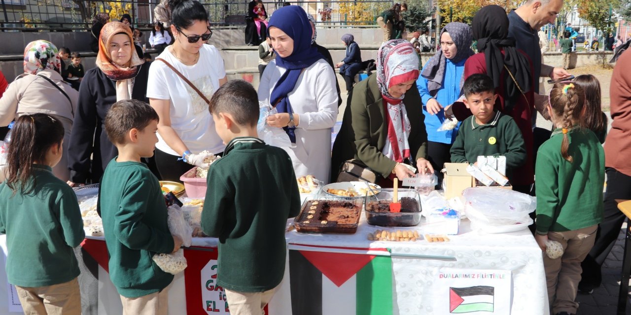 Sivas'ta kermes Filistin için açıldı